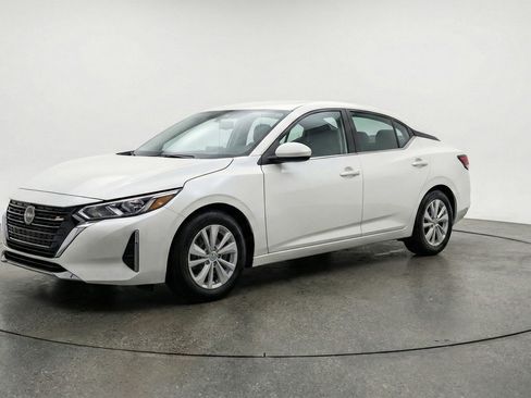 Used 2025 Nissan Sentra S image 3