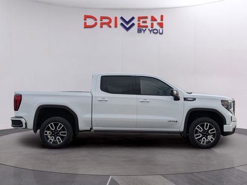 Used 2024 GMC Sierra 1500 AT4 w/ Technology Package image 7