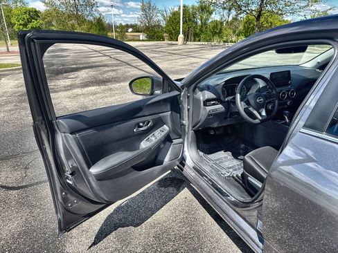 Used 2025 Nissan Sentra SV w/ Trunk Package FWD image 9