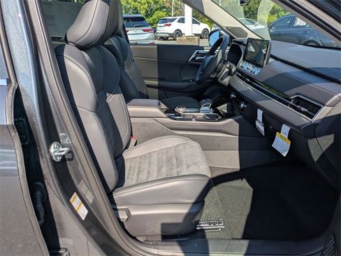 New 2025 Mitsubishi Outlander SE image 35