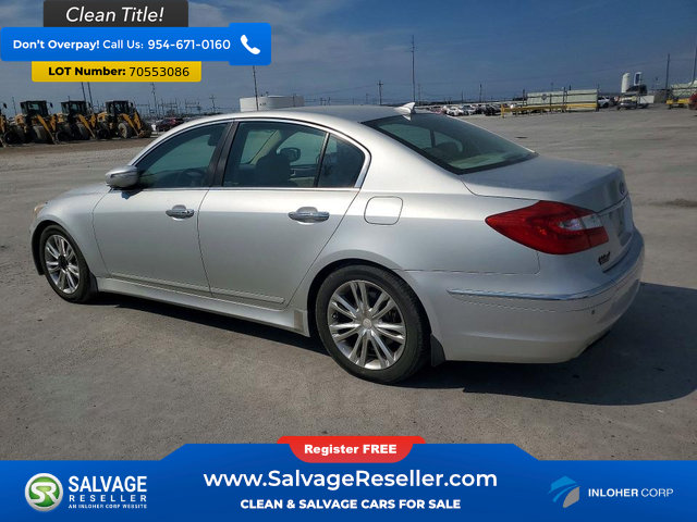 Used 2013 Hyundai Genesis 3.8 w/ Technology Pkg RWD image 3