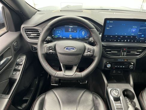 Certified 2025 Ford Escape ST-Line Elite w/ Premium Technology Package AWD/4WD image 16