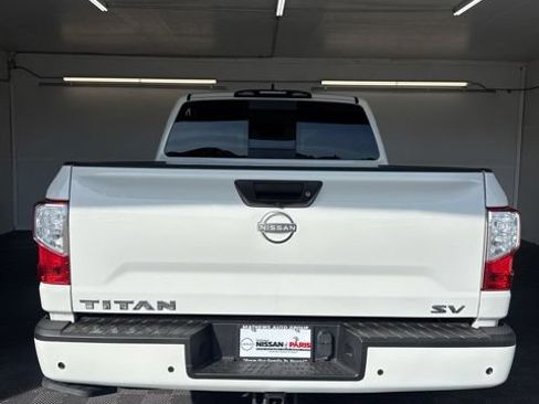 Used 2024 Nissan Titan SV w/ SV Convenience Package RWD image 23