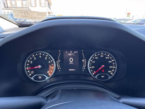 Used 2015 Jeep Renegade Latitude image 22