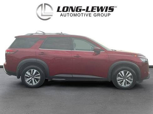 Used 2023 Nissan Pathfinder SL AWD/4WD image 8