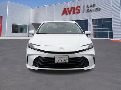 Used 2025 Toyota Camry LE image 2