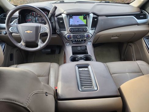 Used 2016 Chevrolet Suburban LT image 21