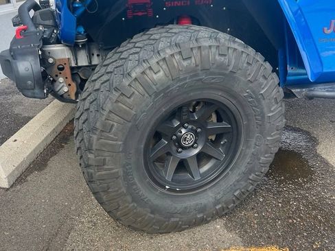 Used 2020 Jeep Gladiator Rubicon AWD/4WD image 9