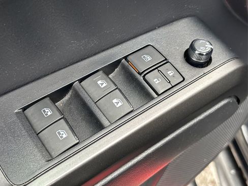 Used 2022 Toyota Tacoma TRD Off-Road image 34