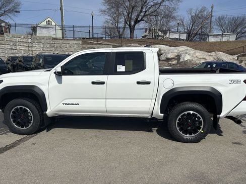 New 2026 Toyota Tacoma TRD Off-Road image 4