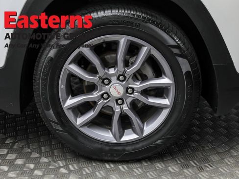 Used 2024 GMC Terrain SLT image 33