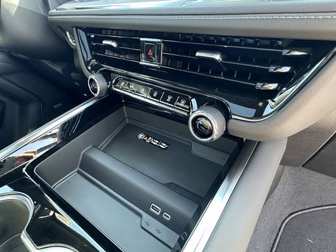 New 2026 Chevrolet Suburban Z71 w/ Comfort Package image 15