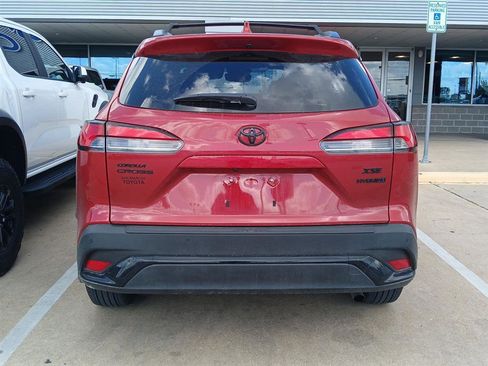 Used 2024 Toyota Corolla Cross AWD Hybrid w/ Convenience Package image 8