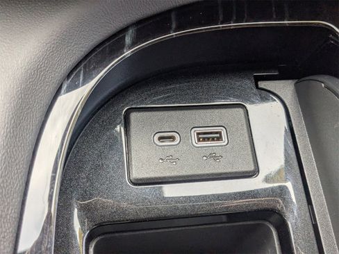 Used 2023 Cadillac Escalade ESV Sport w/ Touring Package image 24