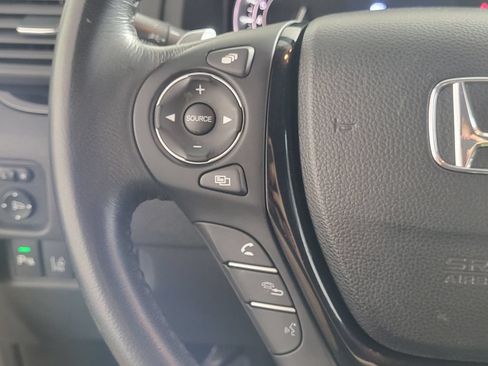 Used 2016 Honda Pilot Touring image 15