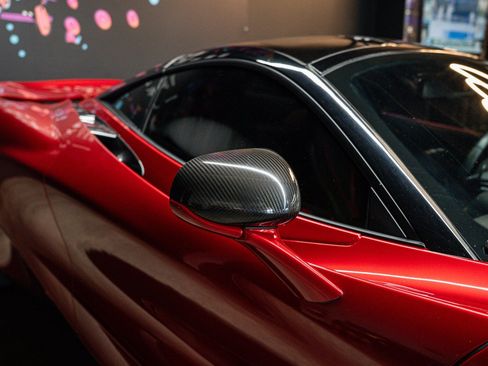 Used 2018 McLaren 720S RWD image 12