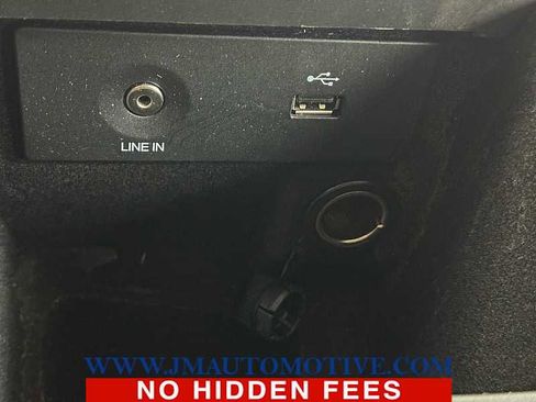 Used 2015 Ford Taurus SE image 35