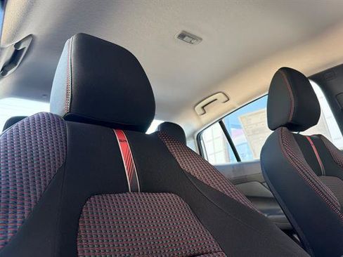 New 2027 Nissan Sentra SR w/ Floor Mat Package FWD image 17
