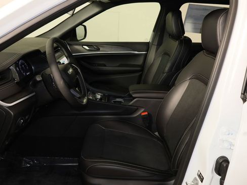 New 2026 Jeep Grand Cherokee Laredo image 15