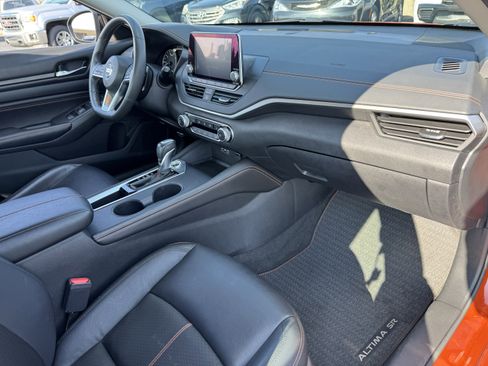 Used 2022 Nissan Altima 2.0 SR image 38