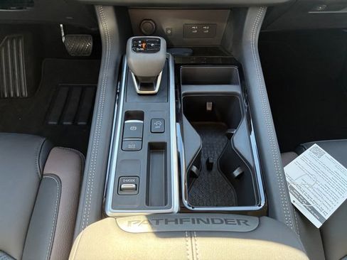 New 2026 Nissan Pathfinder Platinum image 16