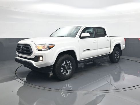 Used 2022 Toyota Tacoma SR5 image 3