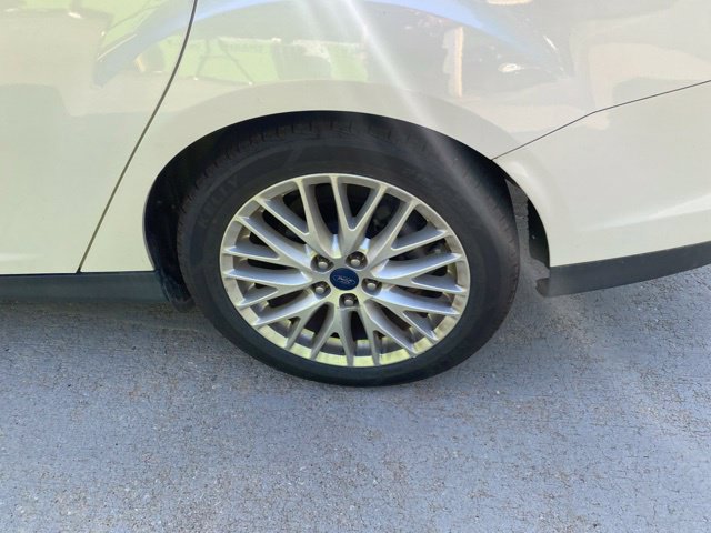 Used 2014 Ford Focus Titanium FWD image 13