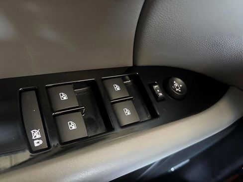 Used 2016 Cadillac XTS Luxury image 9