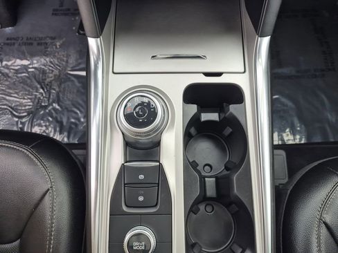 Used 2022 Ford Explorer Limited w/ Equipment Group 301A image 10