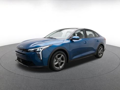 Used 2026 Kia K4 FWD image 3