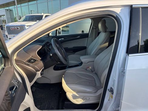 Used 2017 Lincoln MKC Reserve FWD image 3