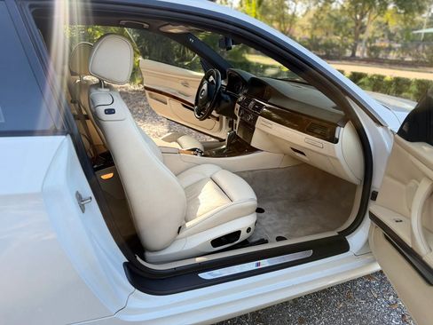 Used 2013 BMW 328i Coupe w/ Premium Pkg RWD image 4