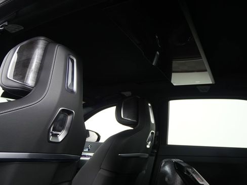 New 2026 BMW 750e xDrive w/ Executive Package image 18