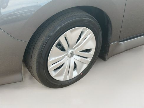 Used 2025 Nissan Leaf S FWD image 11