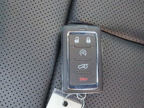 New 2025 Jeep Grand Cherokee Limited w/ Luxury Tech Group II image 39