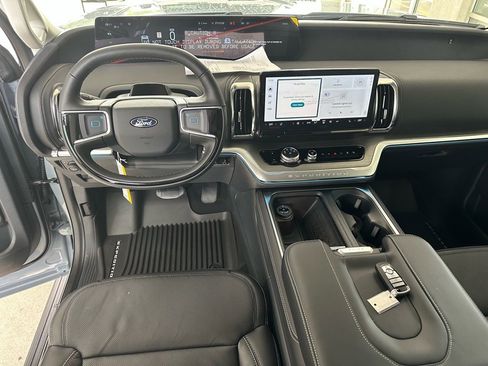 New 2025 Ford Expedition Platinum w/ Driver's Package image 36