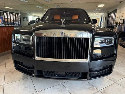 Used 2023 Rolls-Royce Cullinan w/ Dark Exterior Package image 45