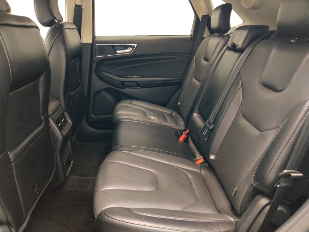 Used 2018 Ford Edge Titanium w/ Equipment Group 301A FWD image 18