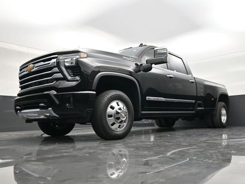 Used 2025 Chevrolet Silverado 3500 High Country w/ High Country Premium Package AWD/4WD image 20