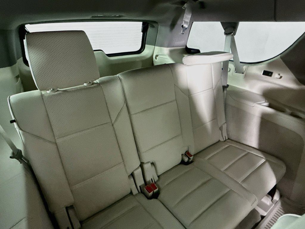 Used 2025 Cadillac Escalade ESV Sport Platinum w/ LPO, Floor Liner Package AWD/4WD image 27