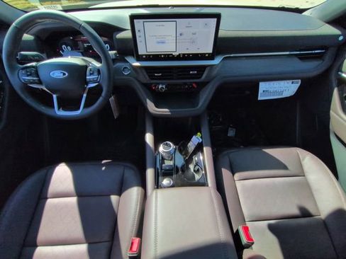 New 2026 Ford Explorer Platinum image 15