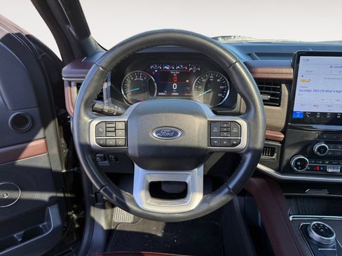 Used 2024 Ford Expedition Limited AWD/4WD image 12