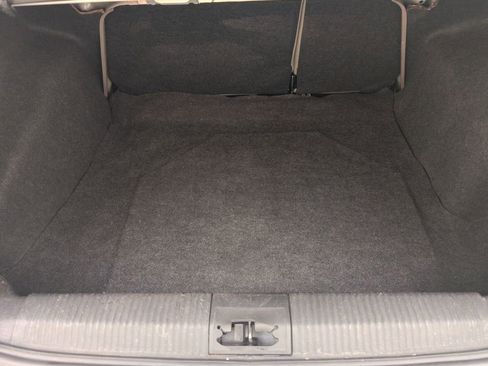 Used 2011 Ford Focus SE image 28