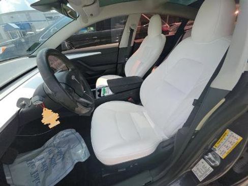 Used 2023 Tesla Model 3 Standard Range RWD image 3