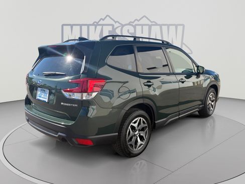 Used 2024 Subaru Forester Premium AWD/4WD image 5