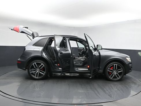 Used 2017 Audi SQ5 Premium Plus AWD/4WD image 29