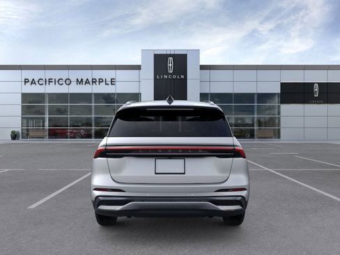 New 2026 Lincoln Nautilus Reserve w/ Jet Appearance Package image 5