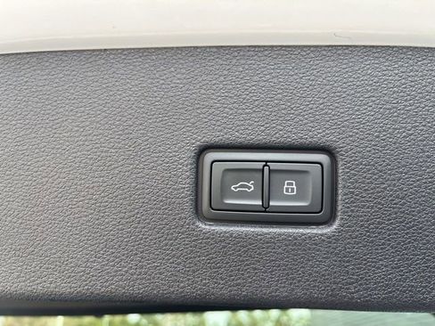 Used 2023 Audi SQ8 Prestige image 37