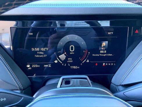 Used 2025 GMC Yukon XL AT4 w/ AT4 Premium Plus Package image 26