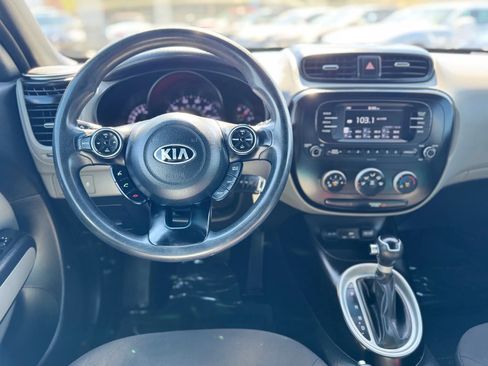 Used 2017 Kia Soul EV image 12